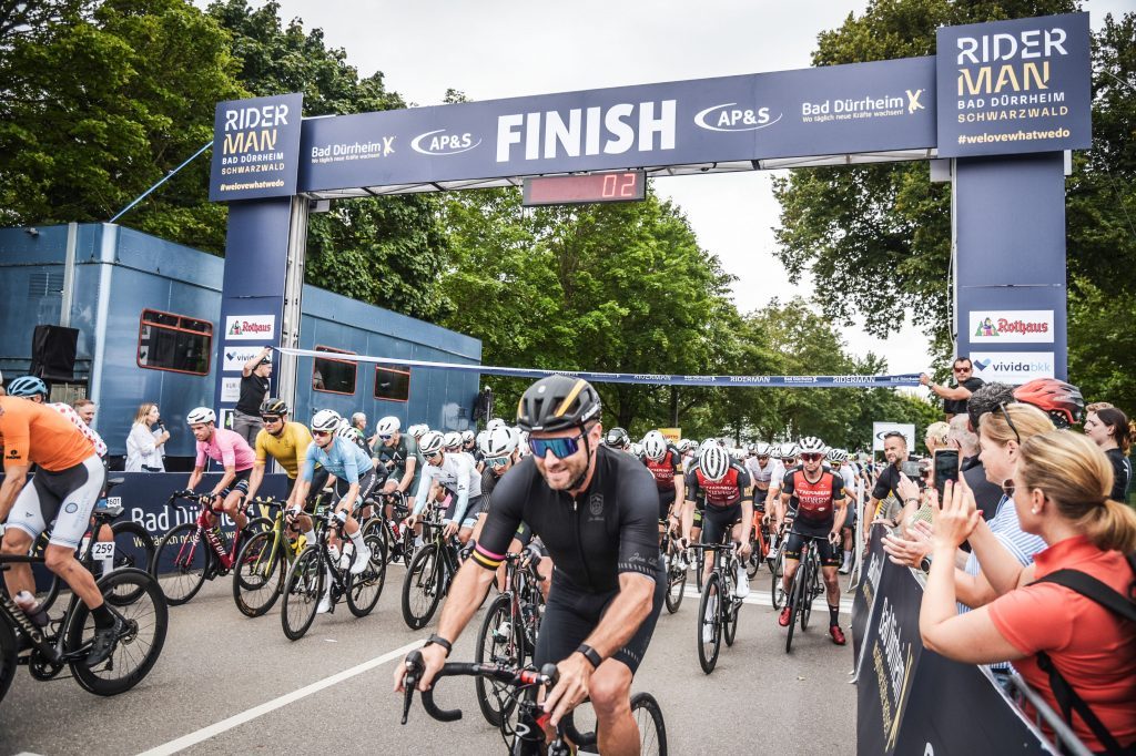 Massenstart des RiderMan Straßenrennens